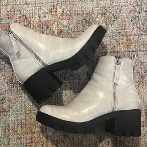 Steve Madden white/cream platform bootie